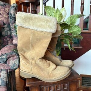 Arizona Vintage Suede Tan and Cream Boots Winter Fall Fur Trim